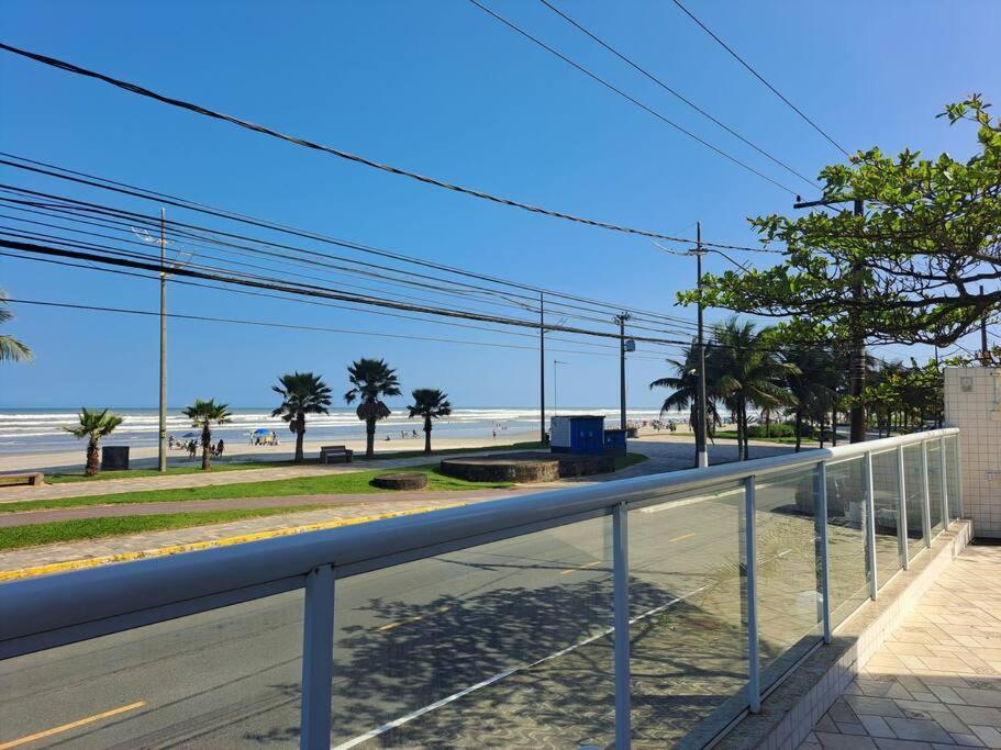 Apto Aconchegante Beira Mar Com Ar No Quarto Solemar Exterior foto